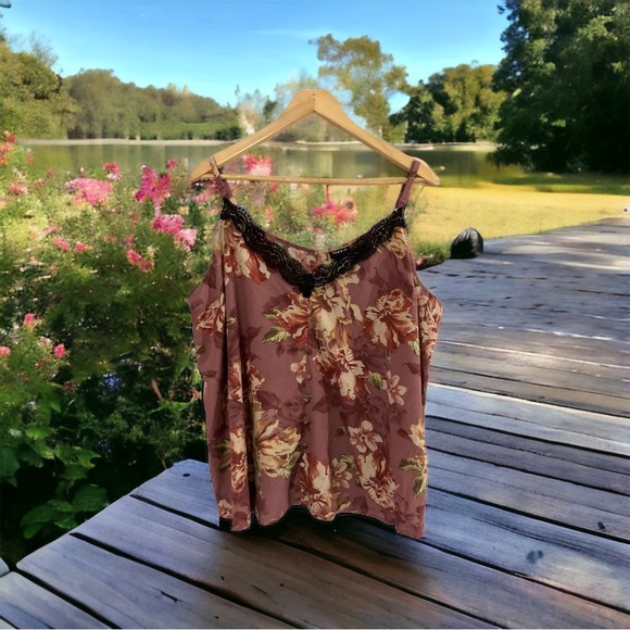 Torrid Chablis Lace Trim Cami Camisole W/ Black Lace V Neck Women’s 12 - Picture 13 of 14